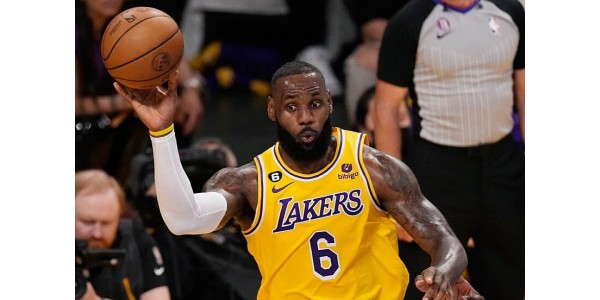 Različiti izbori karijere četiri poznata košarkaša Različiti izbori karijere četiri poznata košarkaša